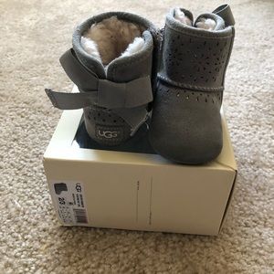 GREY Infant uggs !
